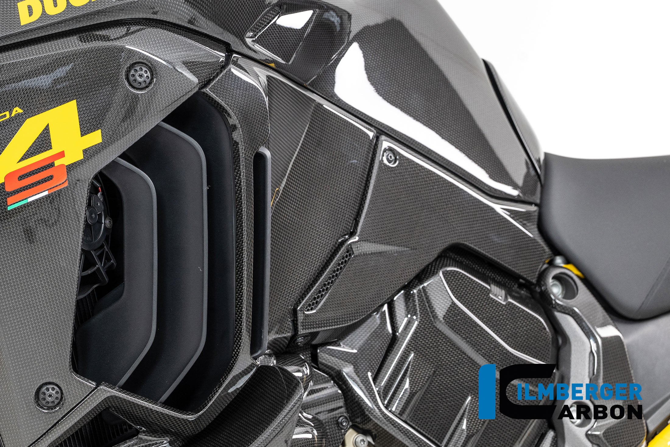Ilmberger Carbon / イルムバーガー 左側タンクカバー カーボン グロス Ducati Multistrada V4 2025 | CG.TUL.030.MTS25