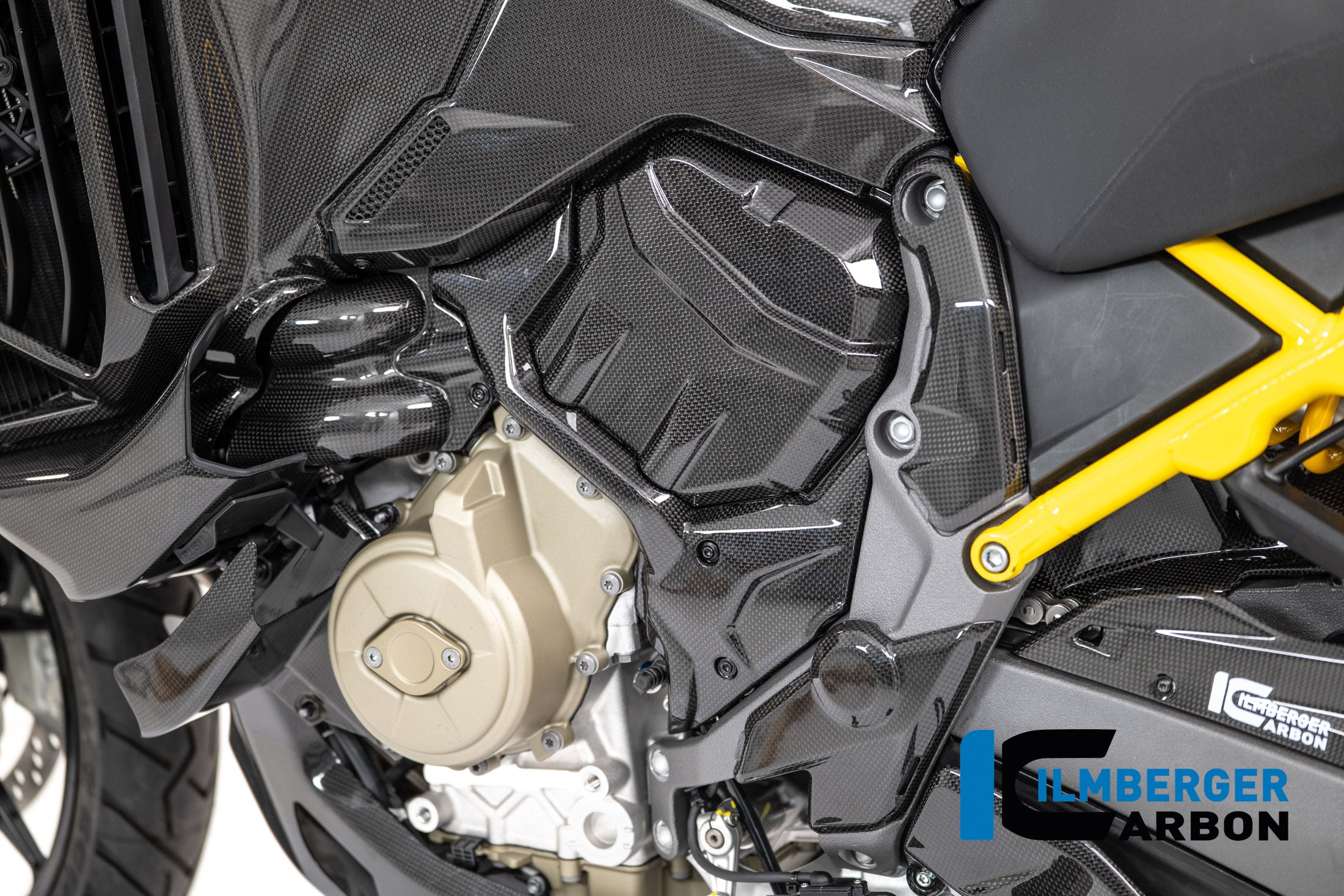 Ilmberger Carbon / イルムバーガー ウォーターポンプカバー カーボン グロス Ducati Multistrada V4 2025 | CG.PUA.041.MTS25