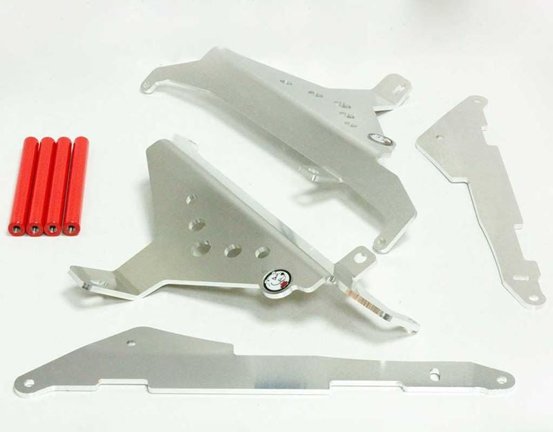 AXP-Racing / エーエックスピーレーシング ラジエーターブレース - レッドスペーサー | AX1095