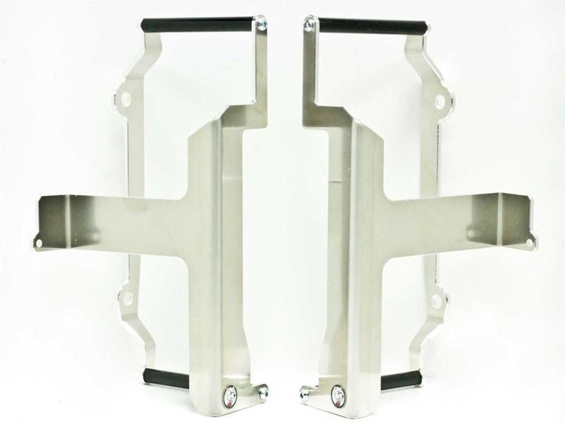 AXP-Racing / エーエックスピーレーシング ラジエーターブレース - ブラックスペーサー | AX1142