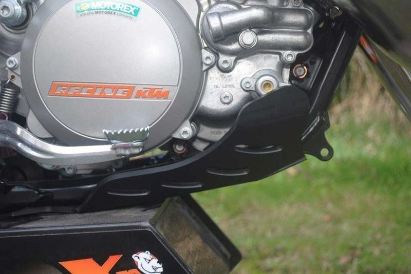 AXP-Racing / エーエックスピーレーシング スキッドプレート PHD 6mm - ブラック | AX1258
