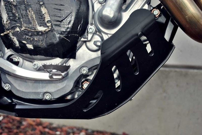 AXP-Racing / エーエックスピーレーシング スキッドプレート PHD 6mm - ブラック | AX1359