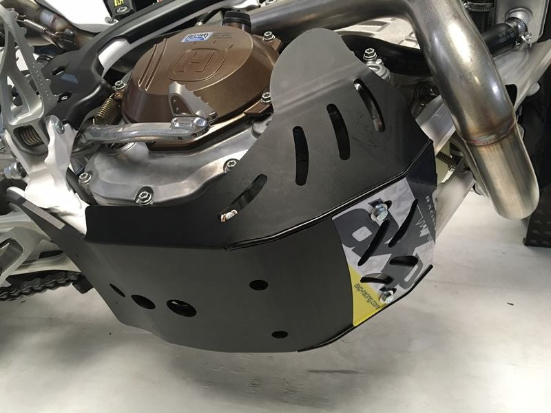 AXP-Racing / エーエックスピーレーシング スキッドプレート PHD 6mm - ブラック | AX1404