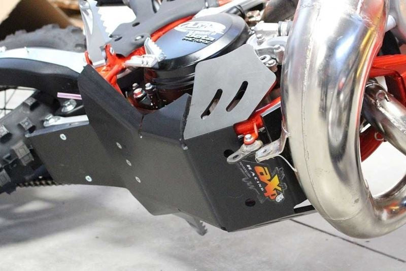 AXP-Racing / エーエックスピーレーシング Xtrem HDPE スキッドプレート - ブラック | AX1430