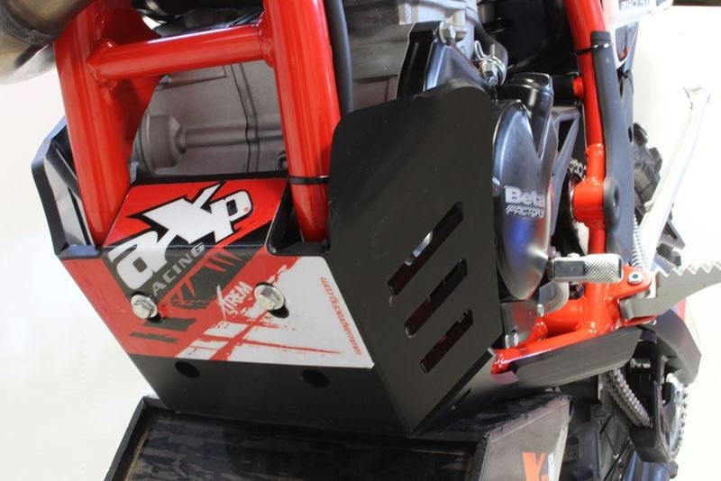 AXP-Racing / エーエックスピーレーシング Xtrem HDPE スキッドプレート - ブラック | AX1431