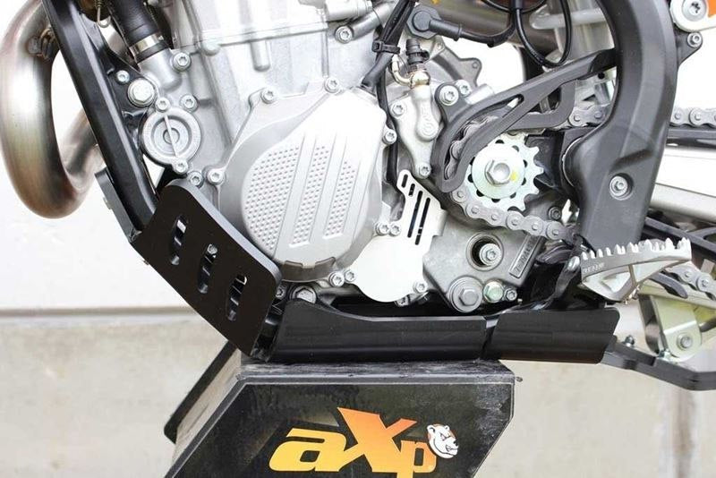 AXP-Racing / エーエックスピーレーシング Xtrem HDPE スキッドプレート - ブラック | AX1432
