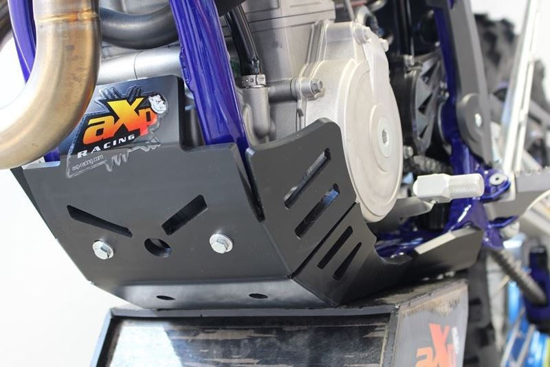 AXP-Racing / エーエックスピーレーシング Xtrem HDPE スキッドプレート - ブラック | AX1513