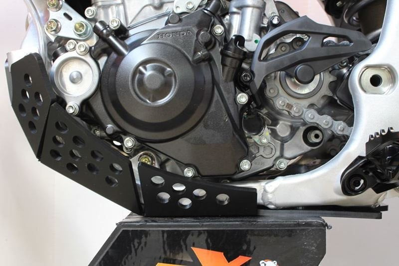 AXP-Racing / エーエックスピーレーシング スキッドプレート PHD 6mm - ブラック | AX1516