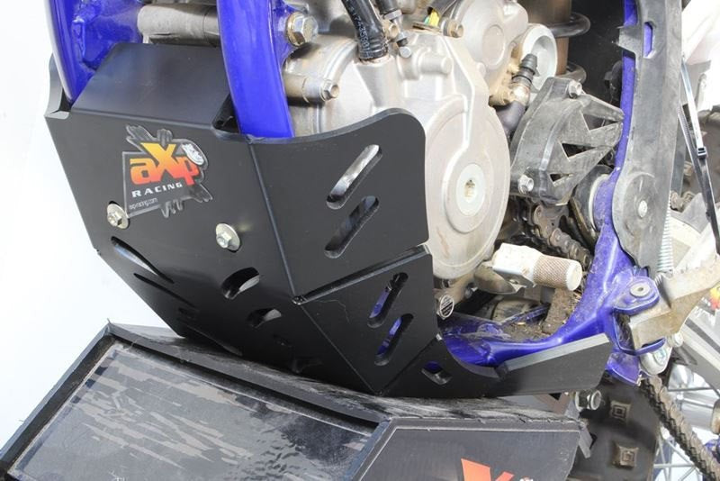 AXP-Racing / エーエックスピーレーシング Xtrem HDPE スキッドプレート - ブラック | AX1536