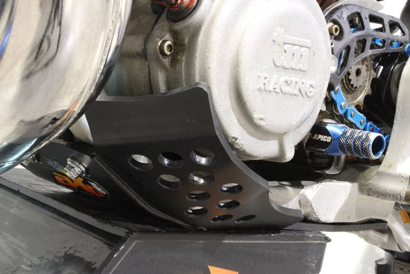 AXP-Racing / エーエックスピーレーシング スキッドプレート PHD 6mm - ブラック | AX1538