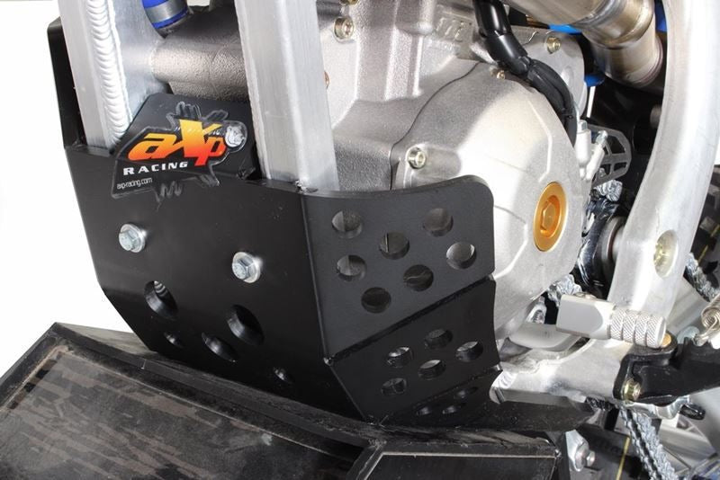 AXP-Racing / エーエックスピーレーシング Xtrem HDPE スキッドプレート - ブラック | AX1540