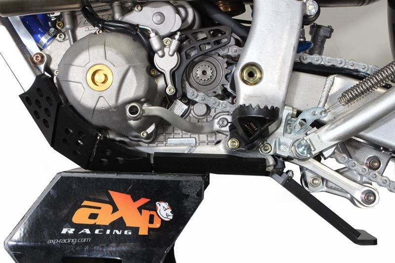AXP-Racing / エーエックスピーレーシング Xtrem HDPE スキッドプレート - ブラック | AX1540