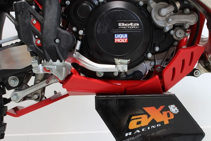 AXP-Racing / エーエックスピーレーシング Xtrem HDPE スキッドプレート - Red | AX1551