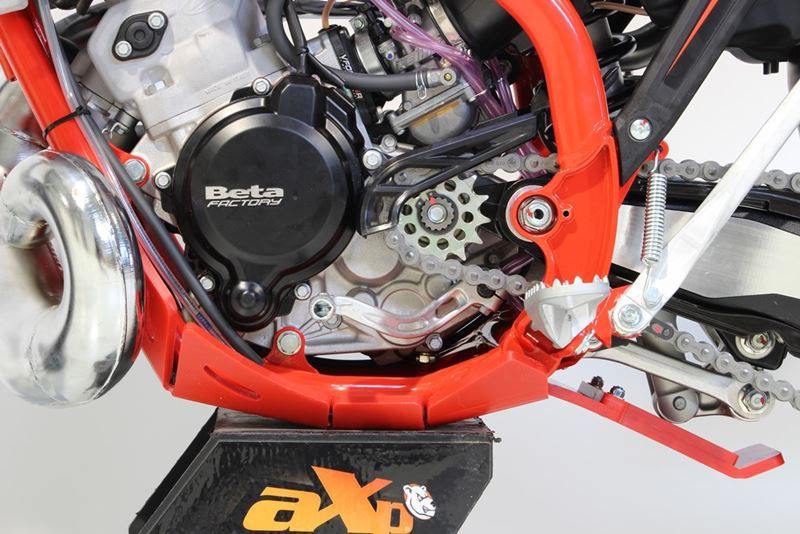 AXP-Racing / エーエックスピーレーシング Xtrem HDPE スキッドプレート - Red | AX1563