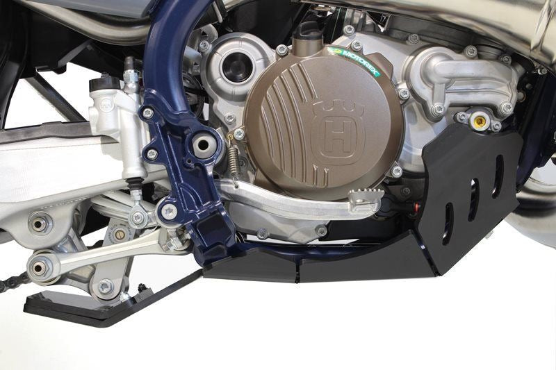 AXP-Racing / エーエックスピーレーシング Xtrem HDPE スキッドプレート - ブラック | AX1570