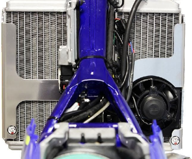 AXP-Racing / エーエックスピーレーシング Xtrem Radiator Guards - ブラックスペーサー | AX1582