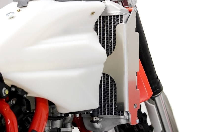 AXP-Racing / エーエックスピーレーシング Xtrem Radiator Guards - Red | AX1583