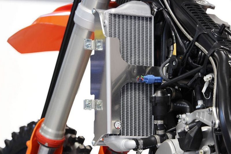AXP-Racing / エーエックスピーレーシング Xtrem Radiator Guards - ブラック | AX1593