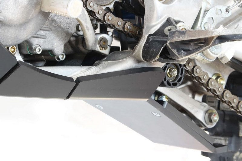 AXP-Racing / エーエックスピーレーシング Xtrem HDPE スキッドプレート - ブラック | AX1624