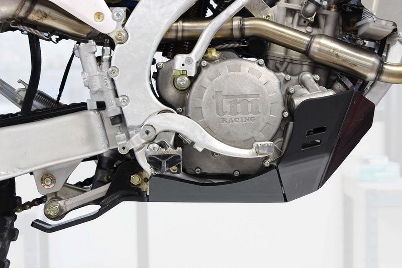 AXP-Racing / エーエックスピーレーシング Xtrem HDPE スキッドプレート - ブラック | AX1625