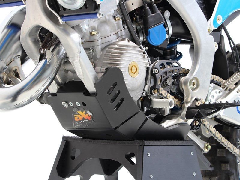 AXP-Racing / エーエックスピーレーシング Xtrem HDPE スキッドプレート - ブラック | AX1629