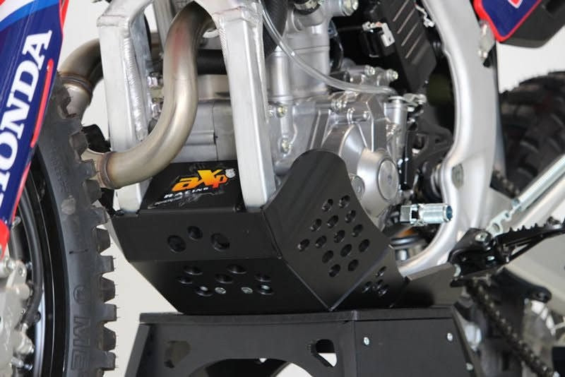 AXP-Racing / エーエックスピーレーシング Xtrem HDPE スキッドプレート - ブラック | AX1631