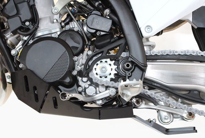 AXP-Racing / エーエックスピーレーシング Xtrem HDPE スキッドプレート - ブラック | AX1638