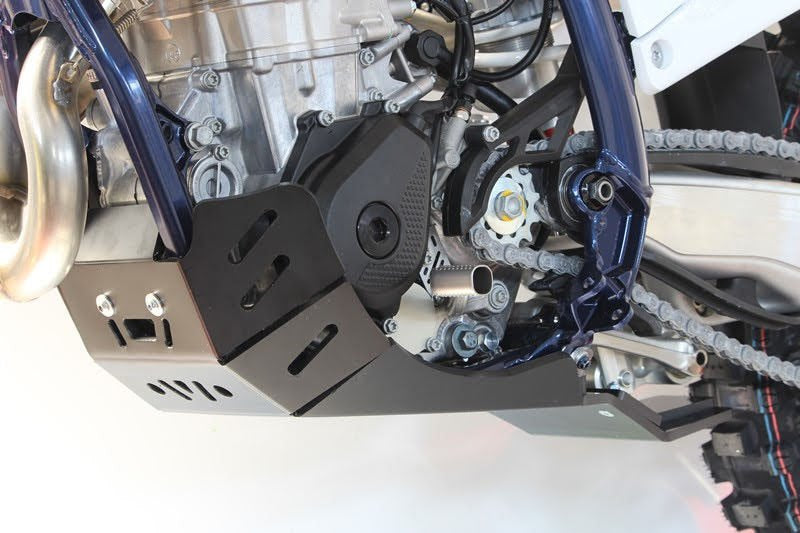 AXP-Racing / エーエックスピーレーシング Xtrem HDPE スキッドプレート - ブラック | AX1655