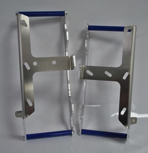 AXP-Racing / エーエックスピーレーシング ラジエーターブレース - ブルースペーサー | AX3017