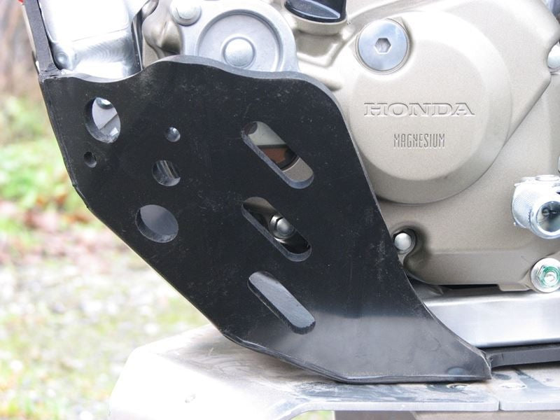 AXP-Racing / エーエックスピーレーシング スキッドプレート PHD 6mm - ブラック | AX6082