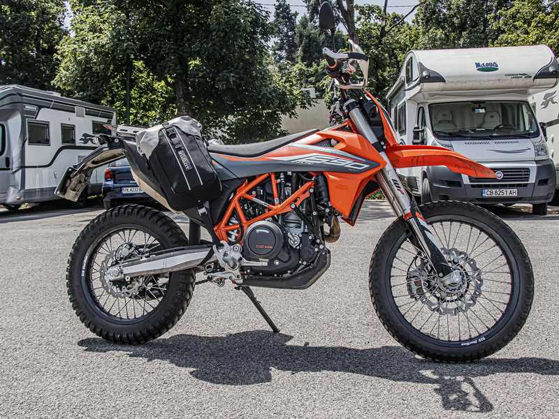 エクストレマダTTラックレスサドルバッグ