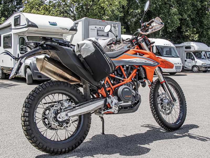 エクストレマダTTラックレスサドルバッグ