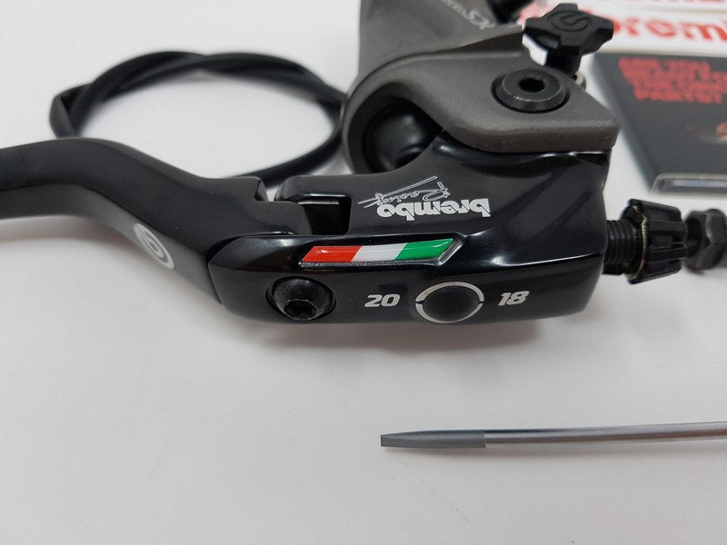 CNC Racing RADIAL BRAKE MASTER CYLINDER BREMBO 19RCS CORSA CORTA FOLD-UP LEVER 18-20 RATIO Black | 110C74010