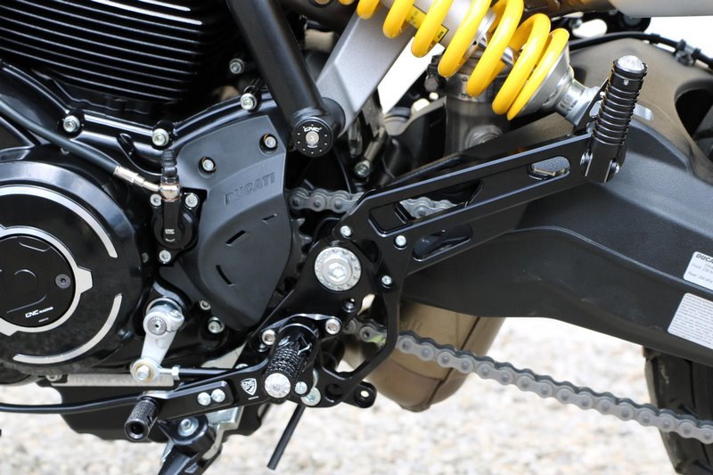 CNC Racing Adjustable rear sets Ducati Black | PE445B
