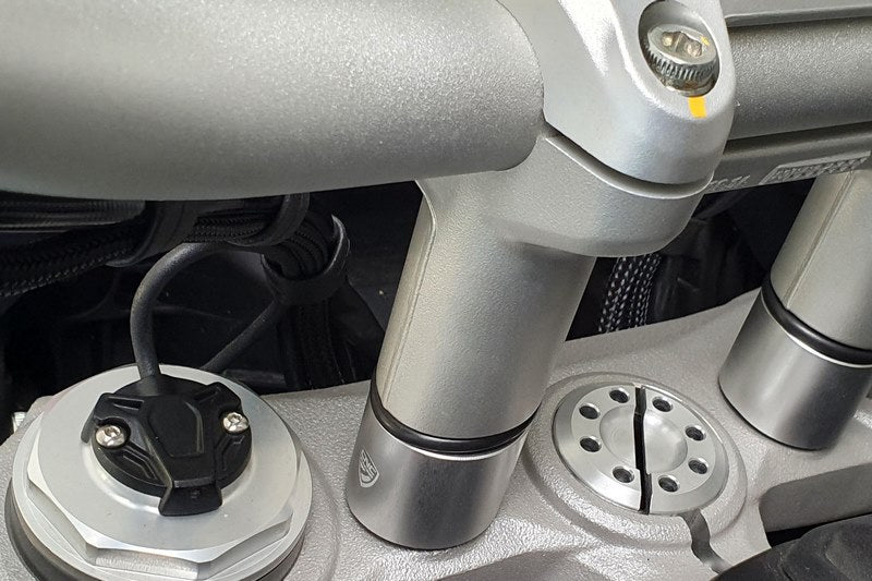 CNC Racing / シーエヌシーレーシング Handlebar clamp spacers H 30mm Ducati Multistrada V4 for OEM riser | RM258