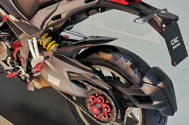 CNC Racing Rear upper chain guard Ducati Multistrada - Matt Carbon Matt Carbon | ZA513Y