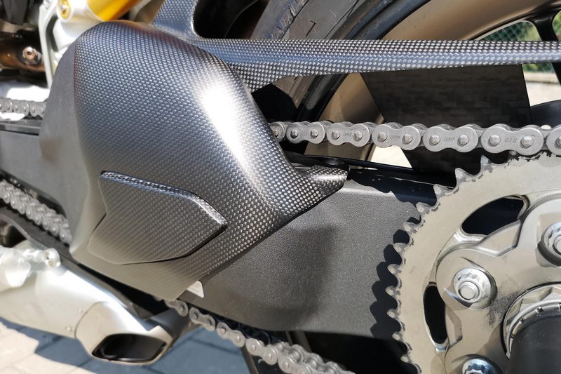 CNC Racing Swingarm cover Ducati Panigale V4 - Matt Carbon Matt Carbon | ZA864Y