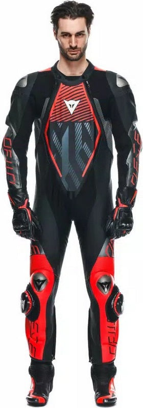 Dainese / ダイネーゼ AUDAX D-ZIP 1PC PERF. レザー スーツ ブラック/フルオレッド/アンスラサイト | 2015100002-Z09