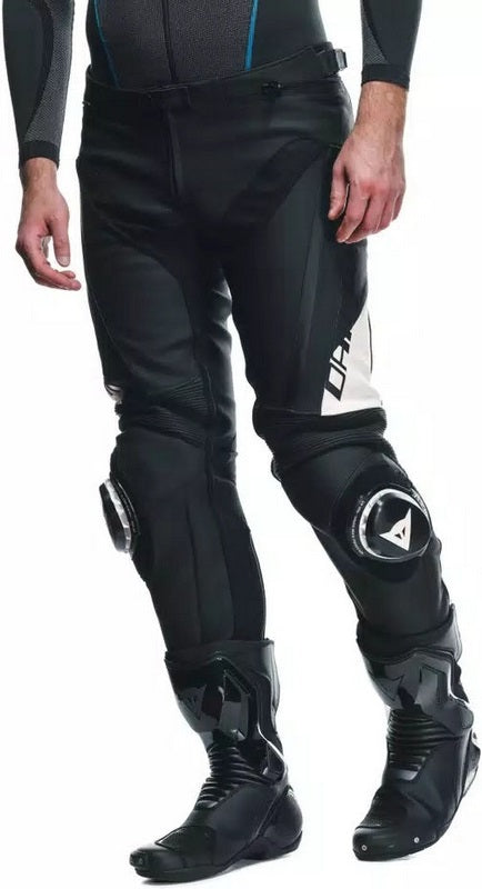Dainese / ダイネーゼ DELTA 4 レザーパンツ ブラック/ホワイト | 2015500003-622