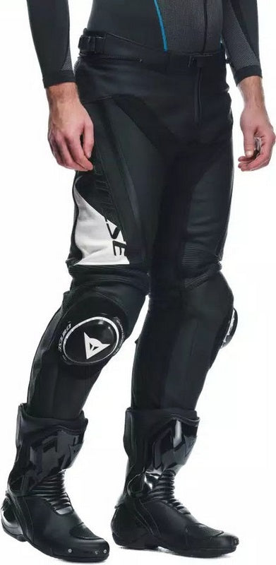 Dainese / ダイネーゼ DELTA 4 レザーパンツ ブラック/ホワイト | 2015500003-622
