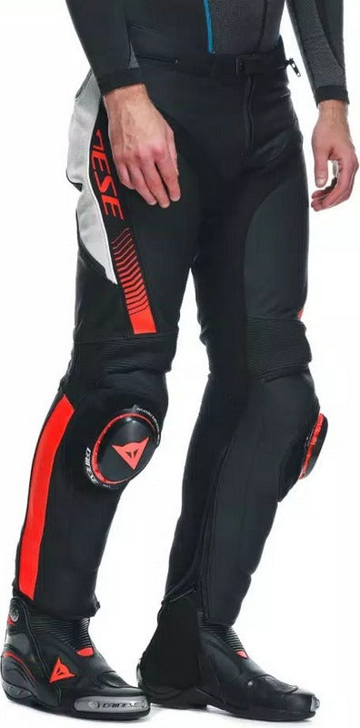 Dainese / ダイネーゼ SUPER SPEED PERF. レザーパンツ ブラック/ホワイト/フルオレッド | 2015500007-N32