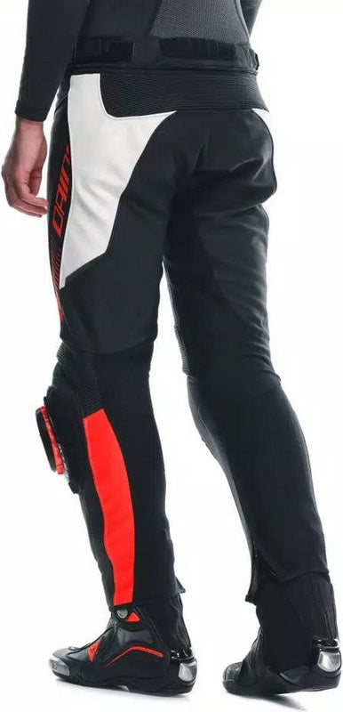 Dainese / ダイネーゼ SUPER SPEED PERF. レザーパンツ ブラック/ホワイト/フルオレッド | 2015500007-N32