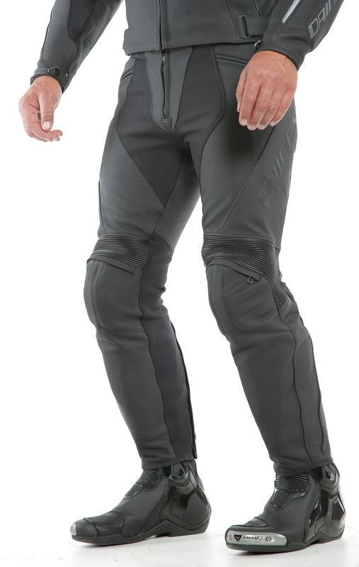 Dainese / ダイネーゼ PONY 3 レザーパンツ マットブラック | 201553711-076