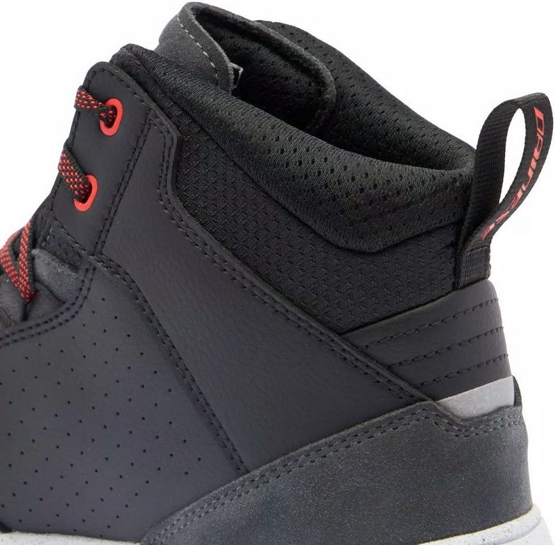 Dainese / ダイネーゼ SUBURB D-WP シューズ ブラック/ホワイト/レッド-LAVA | 2017700010-A66