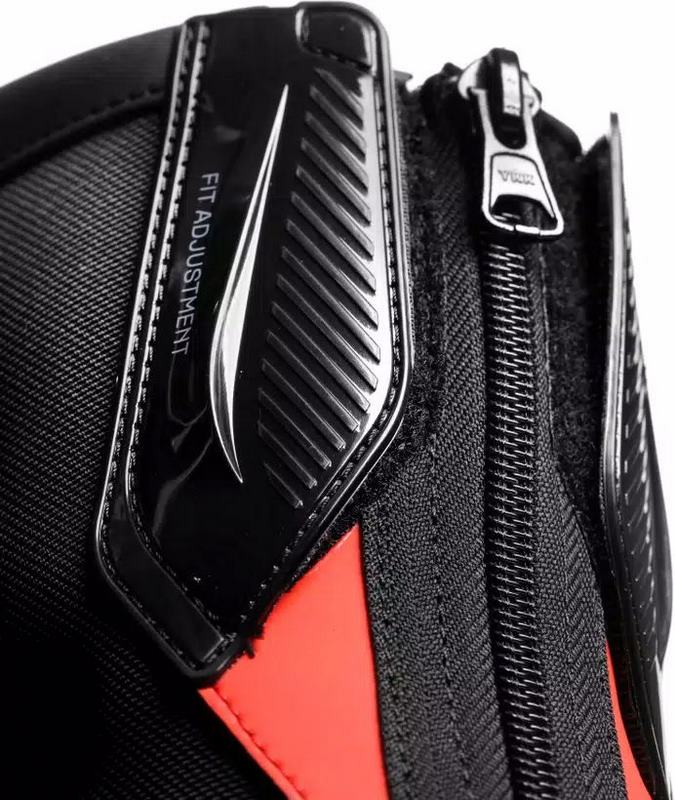 Dainese / ダイネーゼ TORQUE 4 ブーツ ブラック/フルオレッド | 2017900085-628