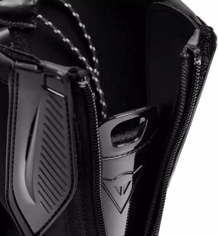 Dainese / ダイネーゼ TORQUE 4 ブーツ ブラック/ブラック | 2017900085-631