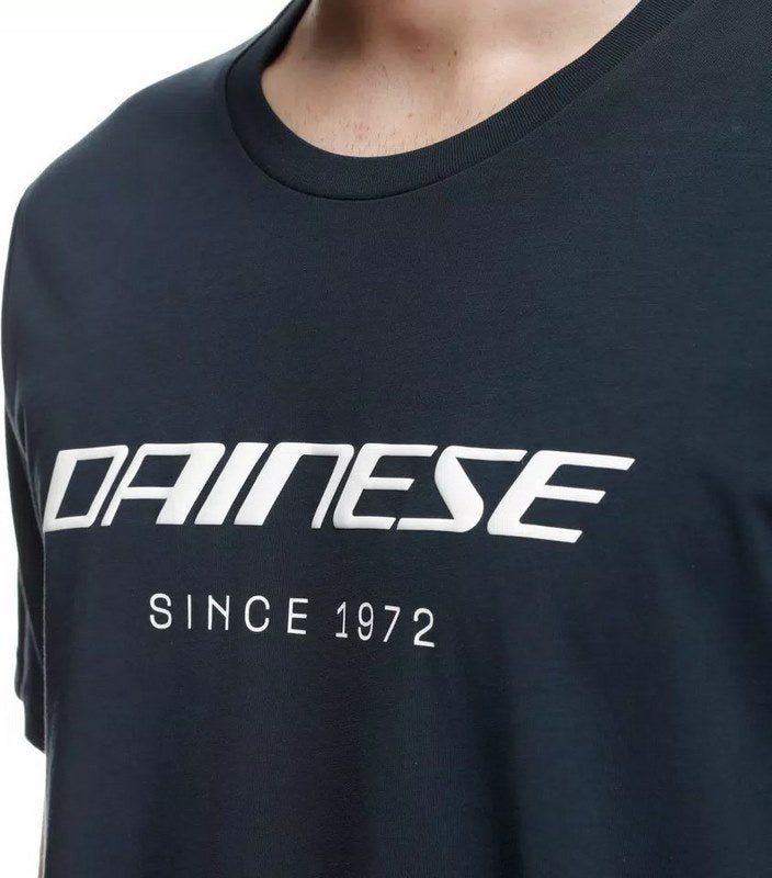 Dainese / ダイネーゼ ESSENCE WORDMARK Tシャツ CARBONIO | 2018900067-995