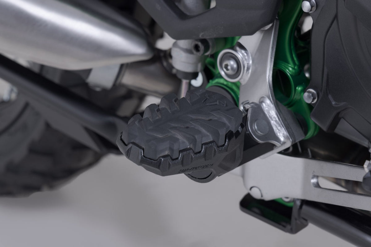 SW-MOTECH / SWモテック EVO Fußrasten-Kit Schwarz. Kawasaki KLE500 / KLE500 SE (26-). | FRS.08.112.10500/B