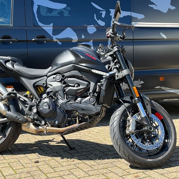 GBRacing / ジービーレーシング ブレーキレバーガード 18mmインサートと10mmスペーサー、160mm。 | BLG-18-S10-A160-GBR