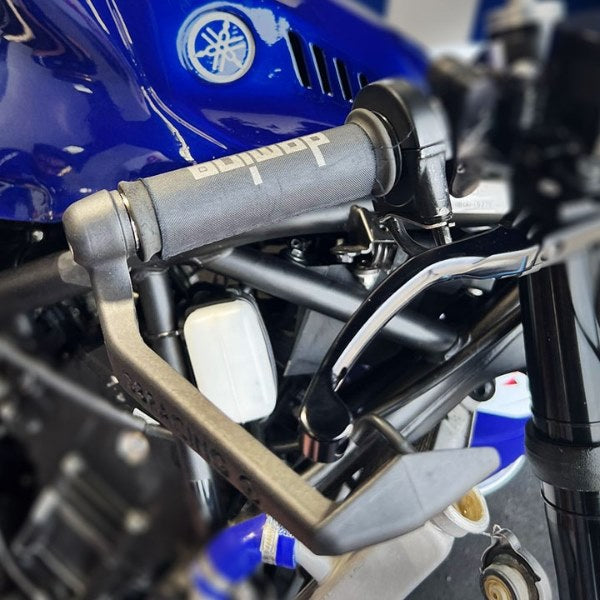 GBRacing / ジービーレーシング M18スレッドブレーキレバーガード、5mmスペーサーバーエンド、160mm。 | BLG-M18-S5-A160-GBR